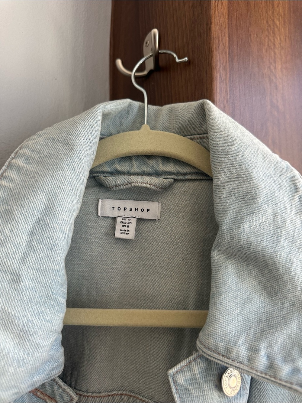 Topshop Light Wash Denim Jacket with voluminous sleeves - Casual Women’s jacket - Picture 4 of 7